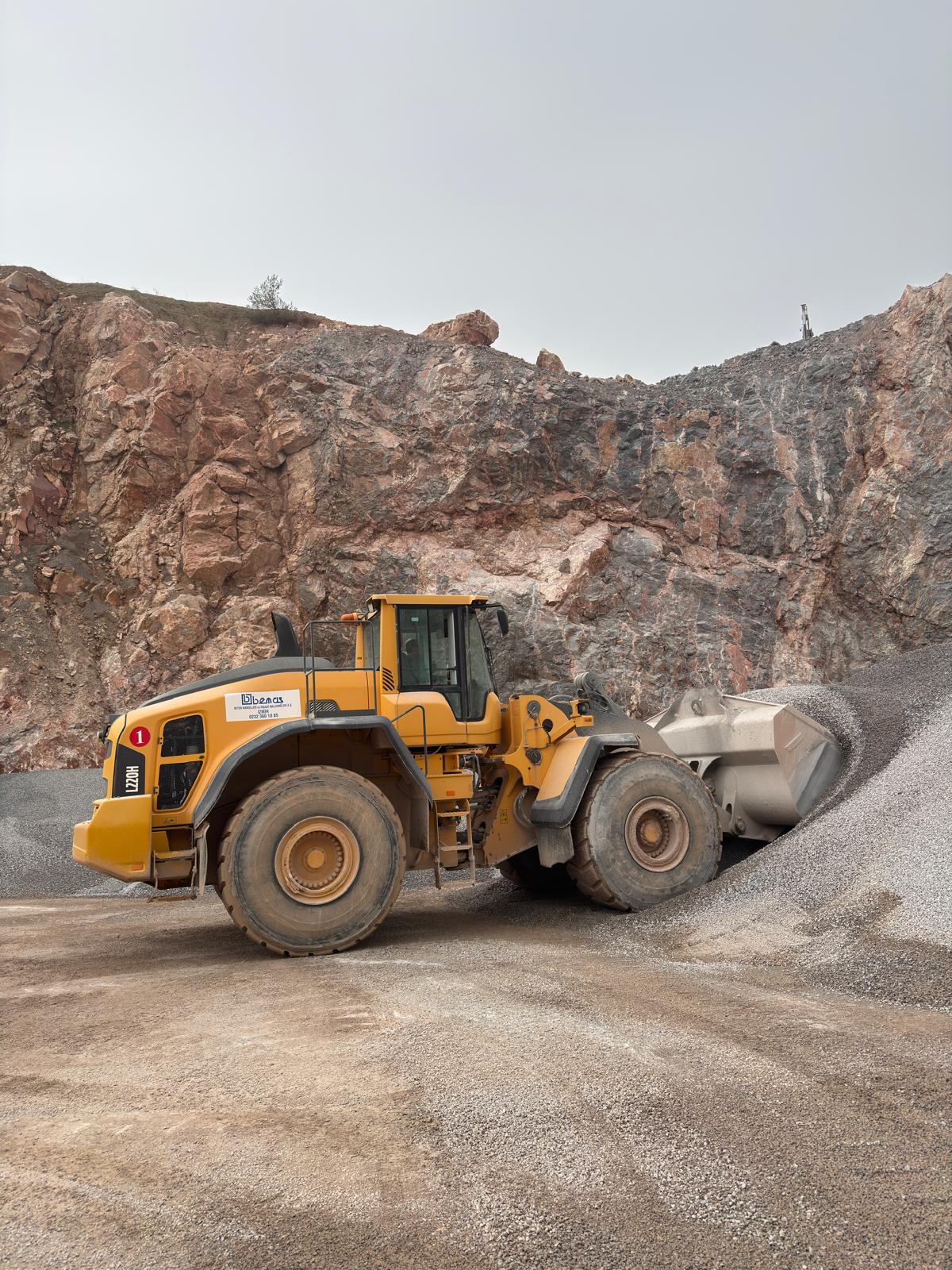 Bemaş branded loader in aggregate stockyard